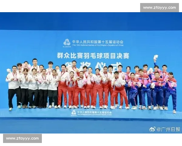 广州 “基哥照哥”：百年球龄拼下全运会群众羽毛球首金