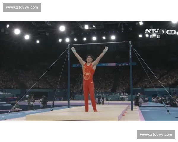 张博恒社媒晒银:路灯下的路,通向新周期